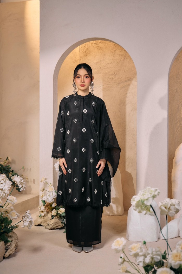 Inara in Raven Black