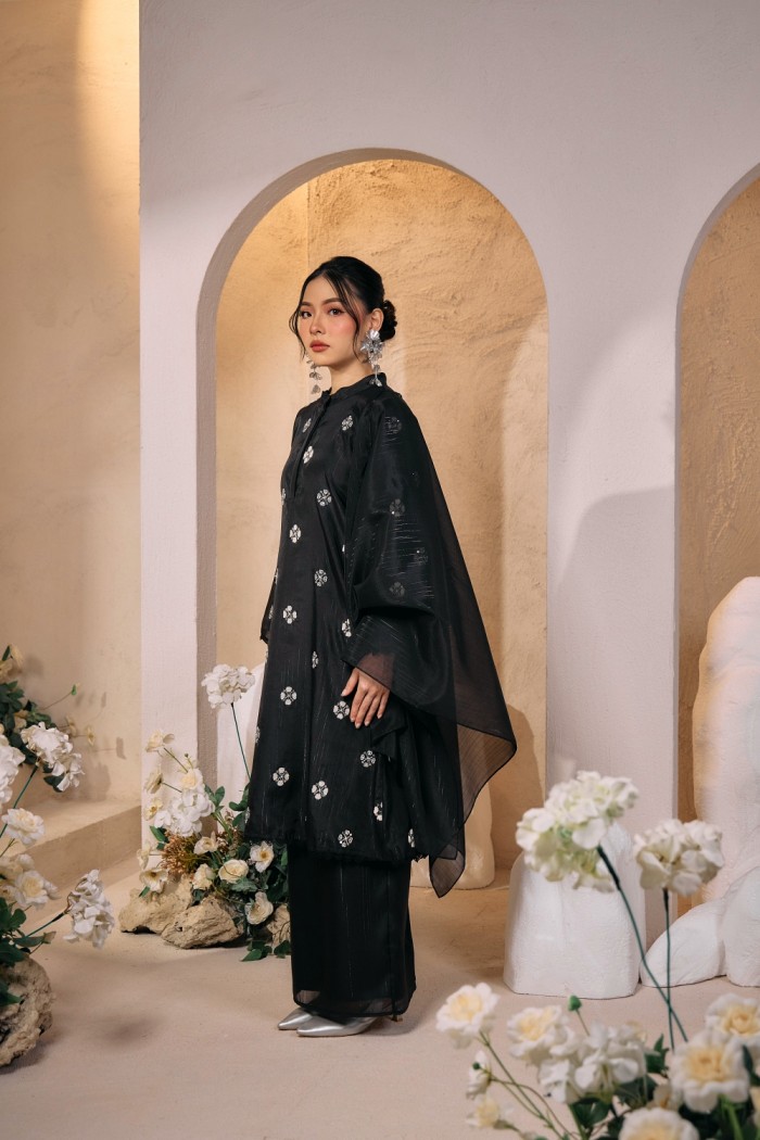 Inara in Raven Black