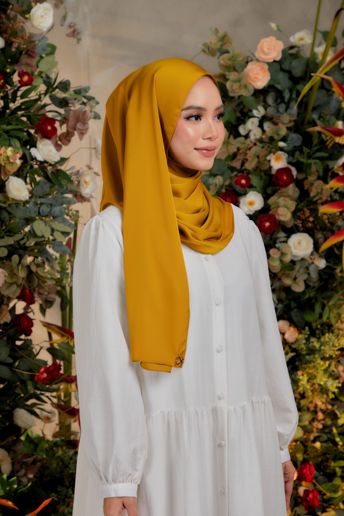 Adora in Golden Olive