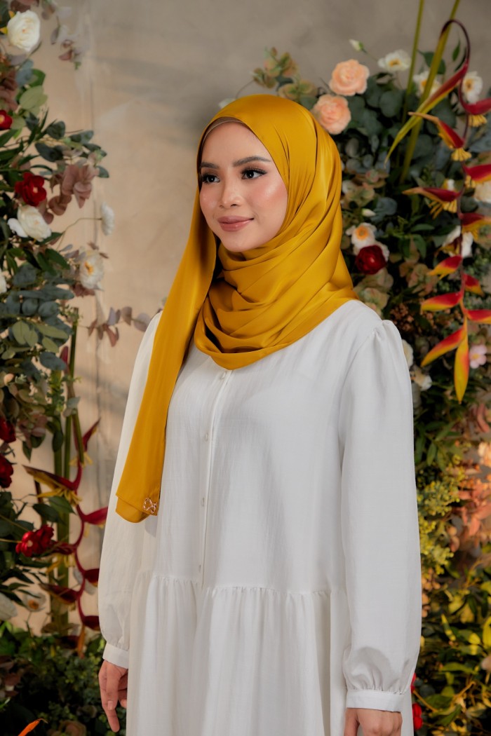Adora in Golden Olive